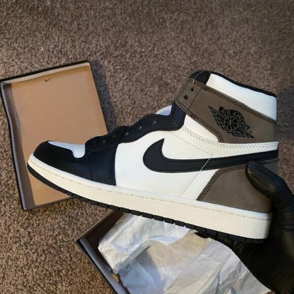 Jordan 1 mocha